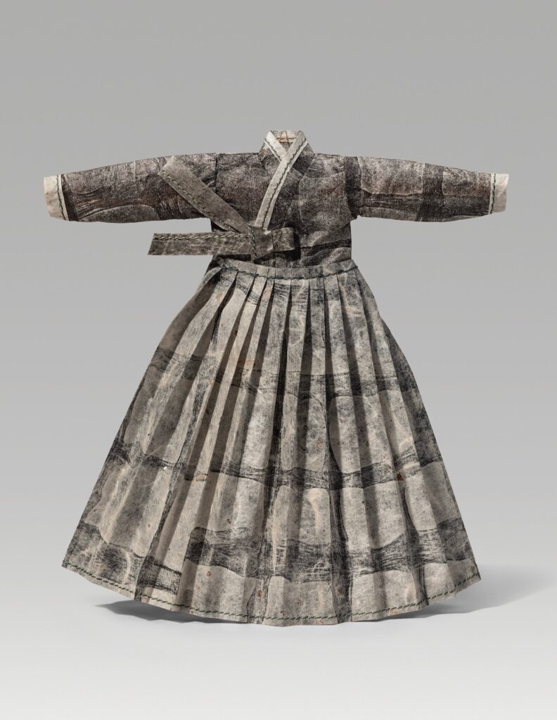 Reverse (2025). Ink on hanji, thread. 6.63 x 6.25 x 1.25”.